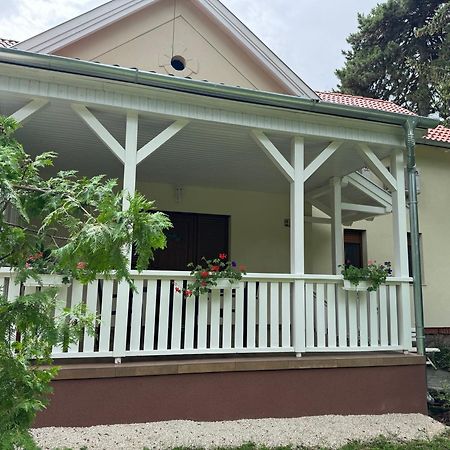Szem-S Vendeghaz Otel Balatonszárszó Dış mekan fotoğraf
