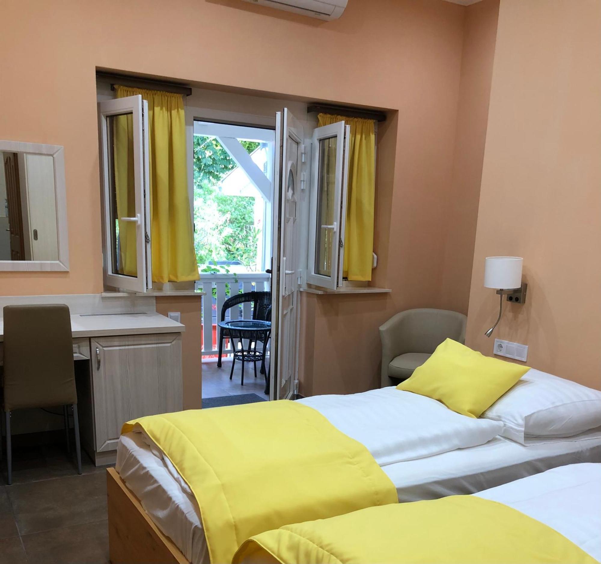 Szem-S Vendeghaz Otel Balatonszárszó Dış mekan fotoğraf