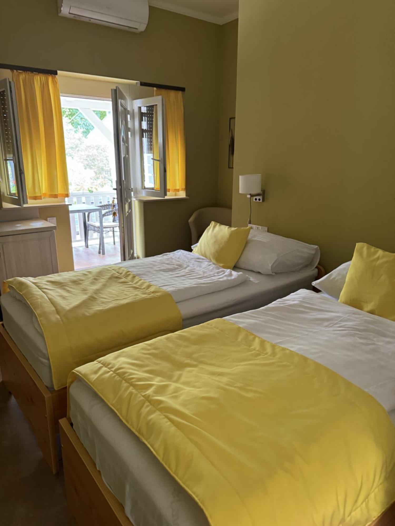 Szem-S Vendeghaz Otel Balatonszárszó Dış mekan fotoğraf