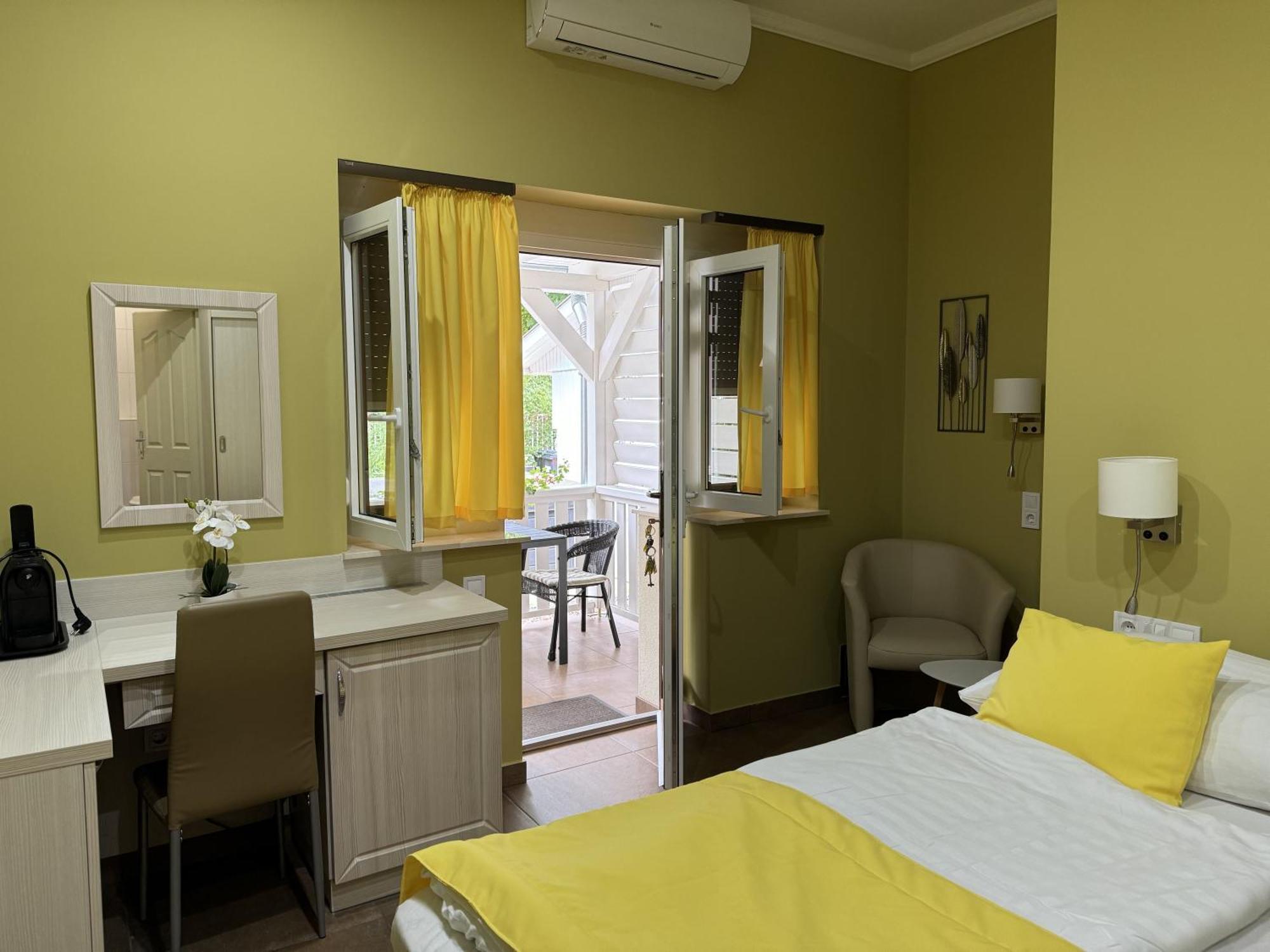 Szem-S Vendeghaz Otel Balatonszárszó Dış mekan fotoğraf