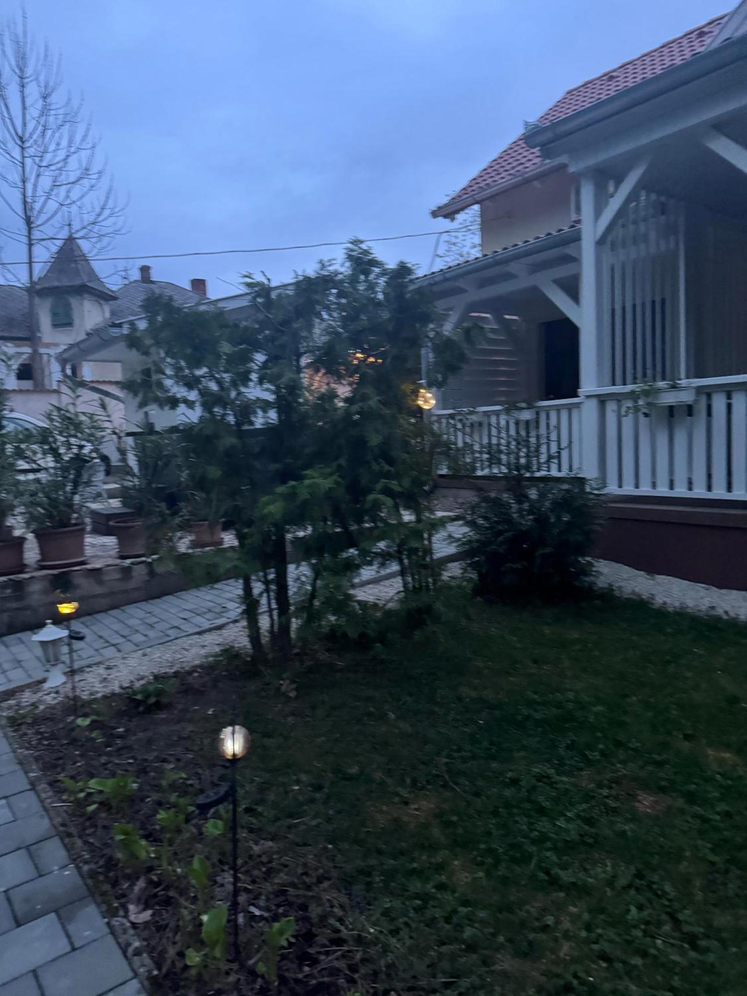 Szem-S Vendeghaz Otel Balatonszárszó Dış mekan fotoğraf
